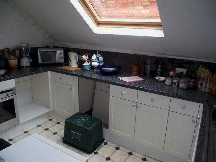 Flat To Rent In Lymore Gardens, Bath, BA2