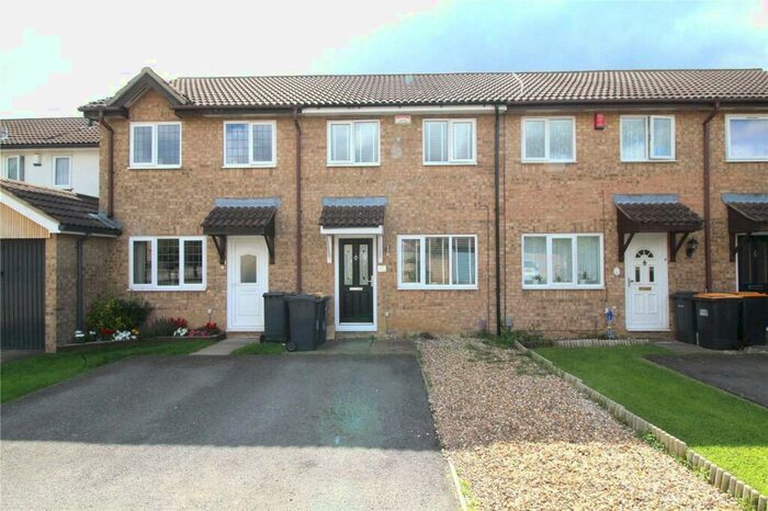 2 Bedroom Terraced House To Rent In Pendennis Road, Bedford, Bedfordshire, MK41