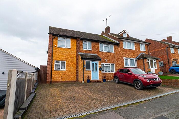 5 Bedroom Semi Detached House For Sale In Godden Road, Snodland, ME6