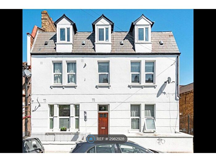 1 Bedroom Flat To Rent In Blegborough Road, London, SW16