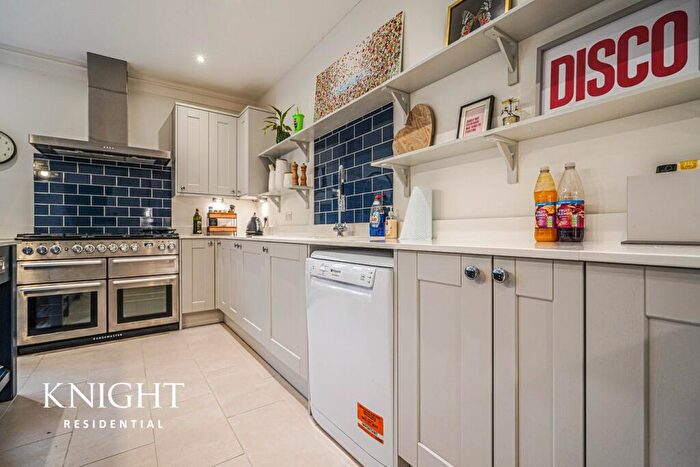 6 Bedroom Detached House For Sale In Cambridge Road, Colchester, CO3