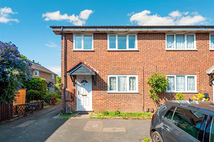 3 Bedroom End Of Terrace House To Rent In Myrna Close, Colliers Wood, SW19
