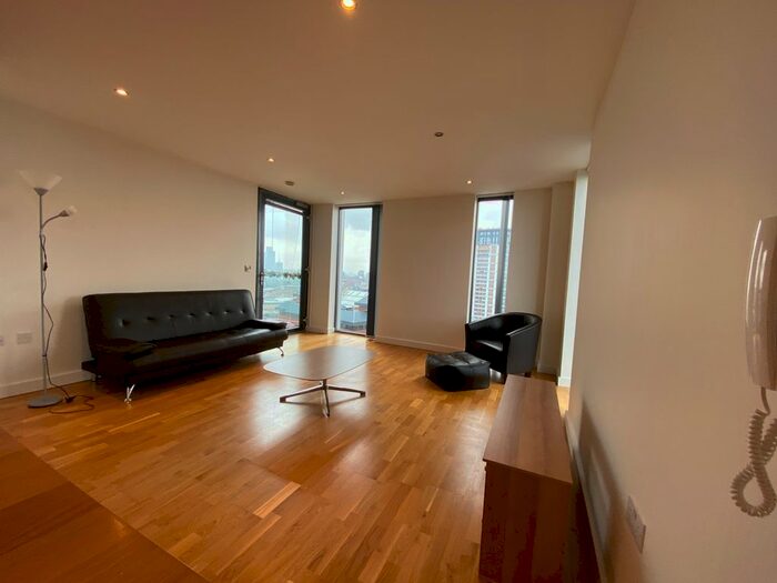 2 Bedroom Flat To Rent In Millennium Tower, The Quays, Salford Quays, Salford, M50