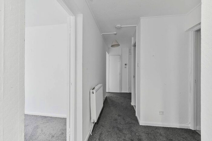 3 Bedroom Flat To Rent In Byworth Walk, Archway, London, N19