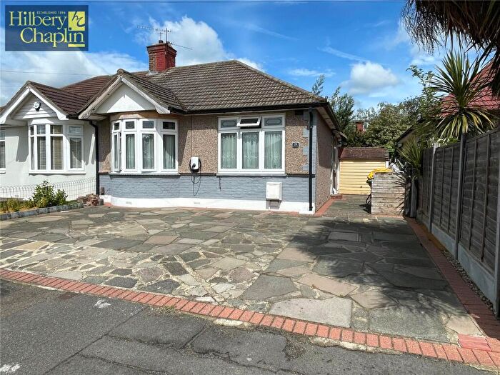 2 Bedroom Bungalow For Sale In Tolworth Gardens, Romford, RM6