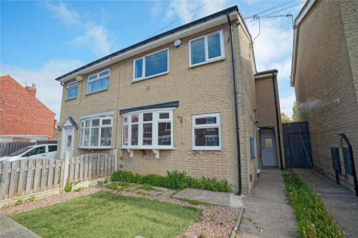 3 Bedroom Semi-Detached House For Sale In Middle Lane, Rotherham, South Yorkshire, S65