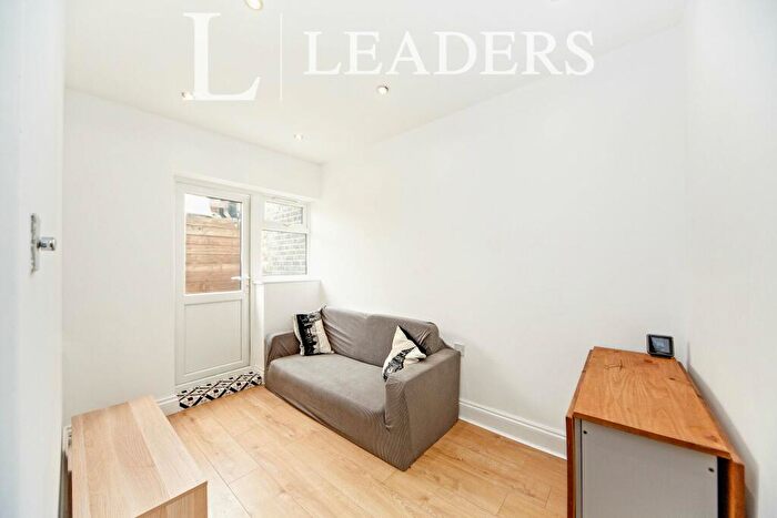 1 Bedroom Apartment To Rent In Birchanger Road, SE25