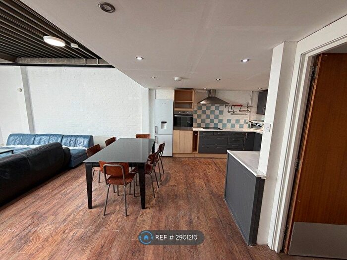 3 Bedroom Flat To Rent In Blackhorse Road, London, E17