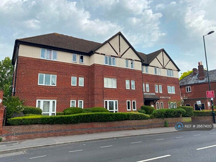 2 Bedroom Flat To Rent In Romsey Court, Southampton, SO15