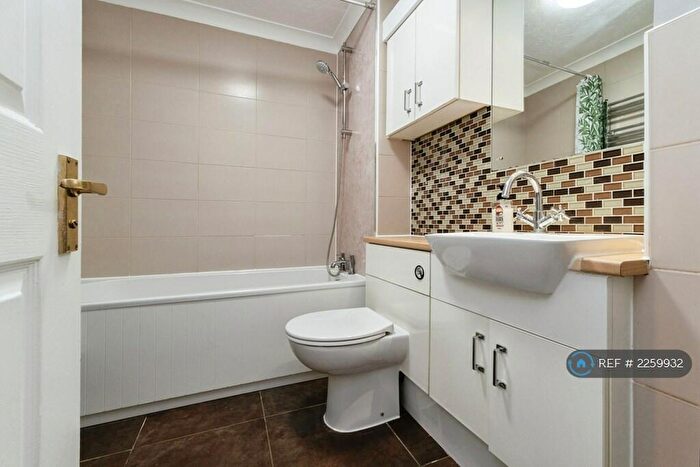 2 Bedroom Flat To Rent In Devonshire Avenue, Sutton, SM2