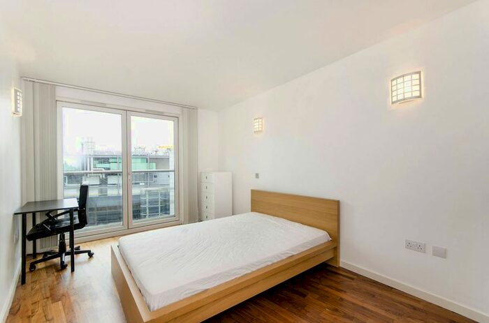 2 Bedroom Flat To Rent In New Providence Wharf, Canary Wharf, London, E14