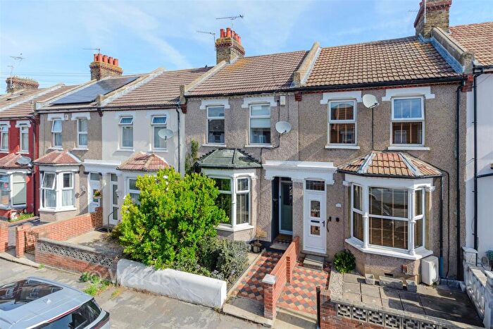 3 Bedroom Terraced House For Sale In Bartlett Road, Gravesend, Kent, DA11