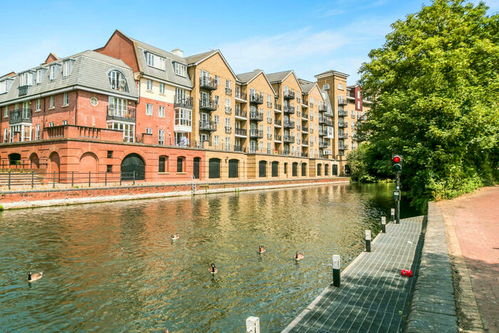 3 Bedroom Apartment To Rent In Riverside House, Reading, RG1