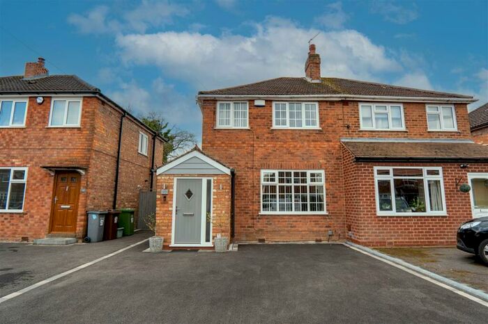 3 Bedroom Semi-Detached House To Rent In Chamberlain Crescent, Shirley, Solihull, B90