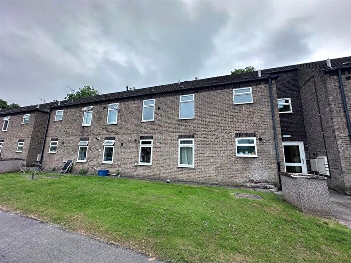 2 Bedroom Flat For Sale In Lime Grove, Darley Dale, Matlock, DE4