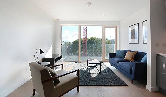 1 Bedroom Flat To Rent In Rodney Road, Elephant And Castle, London, SE17