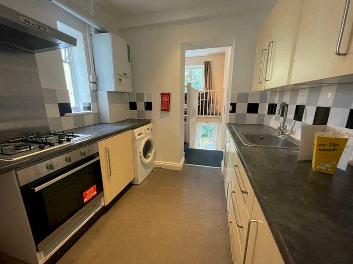 6 Bedroom Semi-Detached House To Rent In Widdicombe Way, Brighton, BN2