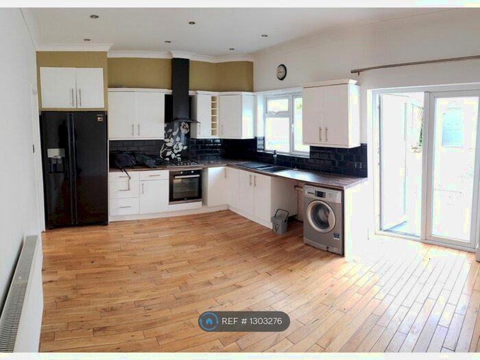 3 Bedroom Terraced House To Rent In Derrick Road, Bristol, BS15