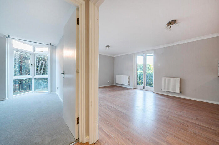 2 Bedroom Flat For Sale In Durham Road, Sidcup, DA14