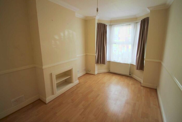 1 Bedroom Flat To Rent In One Bed Flat- St Georges Road, Reading, RG30