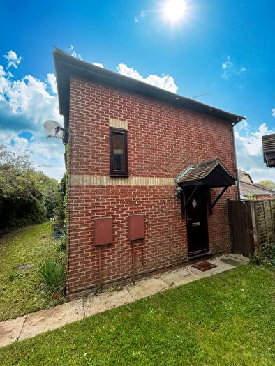 1 Bedroom Semi-Detached House To Rent In Essex Hall Road, Colchester, CO1