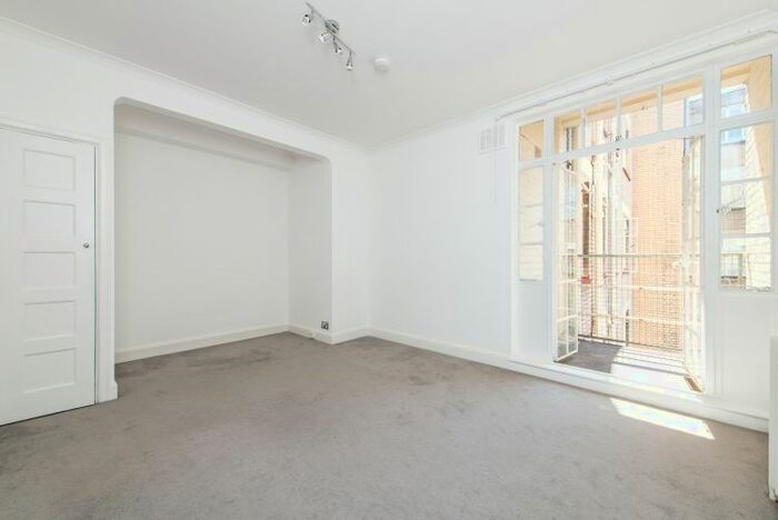 Studio To Rent In Upper Woburn Place, London, WC1H