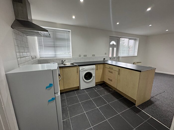 2 Bedroom Flat To Rent In Brewery Lane, West Byfleet, KT14