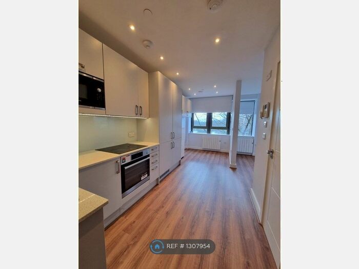 1 Bedroom Flat To Rent In Archer Court, Feltham, TW13