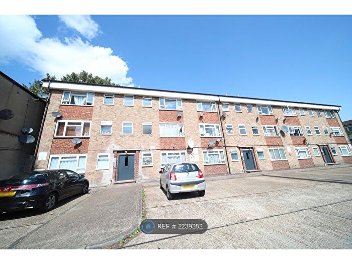 1 Bedroom Flat To Rent In Horsham Court, London, N17