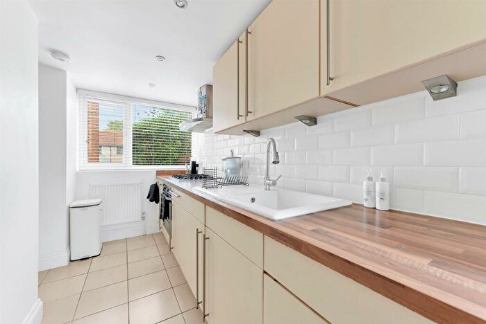1 Bedroom Flat For Sale In London Lane, Bromley, BR1