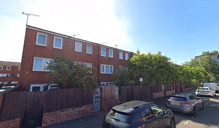 3 Bedroom Terraced House To Rent In Oulton Close, Hackney, E5