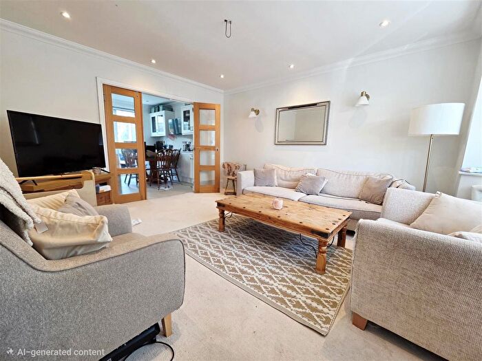 3 Bedroom Semi Detached House To Rent In Townson Ave, Northolt, UB5