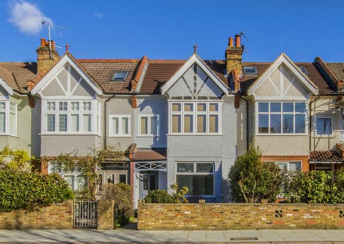 2 Bedroom Flat To Rent In Kingston Road, Teddington, TW11