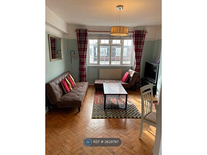 1 Bedroom Flat To Rent In Spencer Court, London, SW20