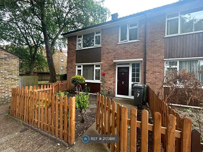 3 Bedroom End Of Terrace House To Rent In Cresset Street, London, SW4