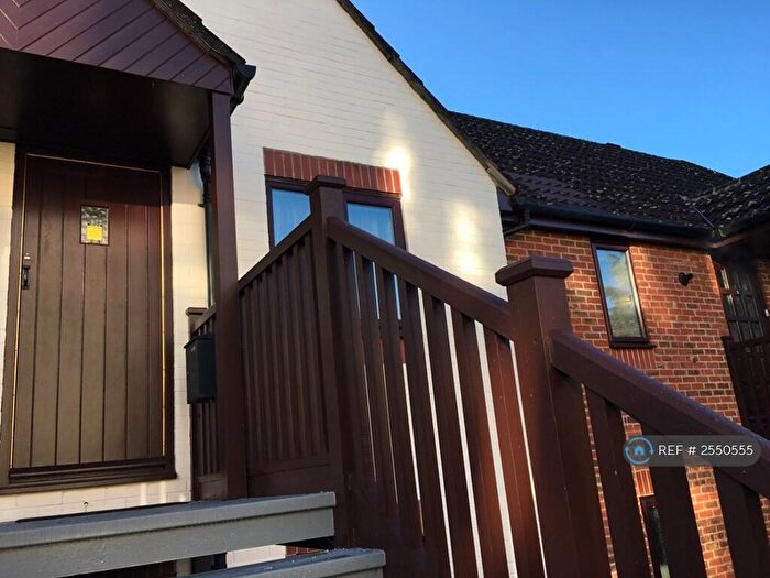 1 Bedroom Flat To Rent In Rex Court, Haslemere, GU27