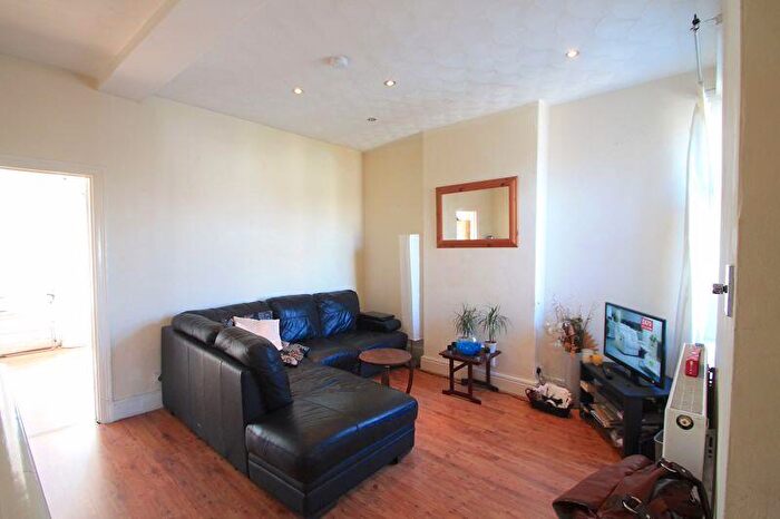 1 Bedroom Flat To Rent In Brithdir Street, Cardiff, CF24