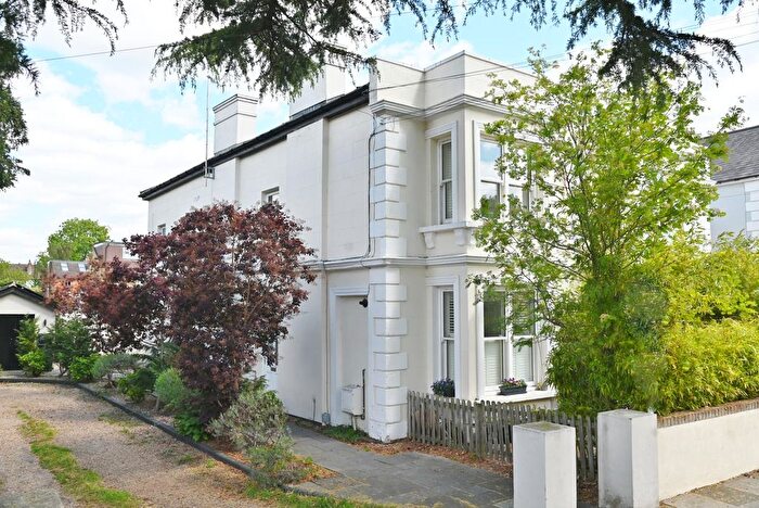 1 Bedroom Flat For Sale In Belmont Road, Twickenham, TW2