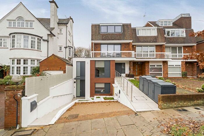 3 Bedroom Maisonette To Rent In Oakhill Avenue, London, NW3