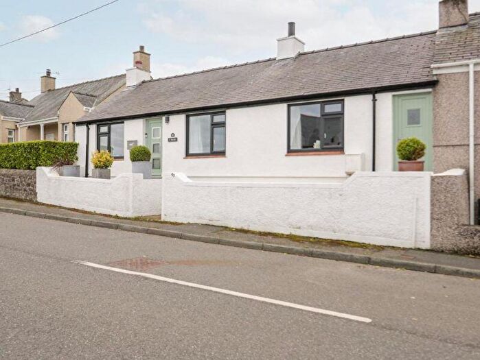 3 Bedroom Semi-Detached House For Sale In Llaneilian Road Amlwch Port, LL68