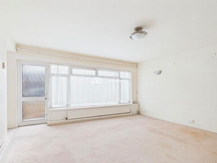 3 Bedroom Flat For Sale In Dene Gardens, Stanmore, HA7