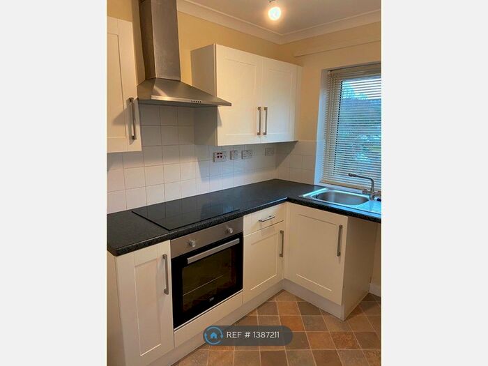 2 Bedroom Flat To Rent In Spring Court, Stapleford, Nottingham, NG9