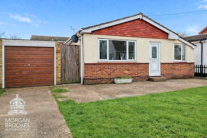 3 Bedroom Bungalow To Rent In Rosbach Road, Canvey Island, SS8