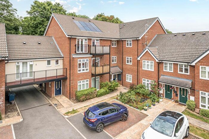 2 Bedroom Flat For Sale In High Wycombe, Buckinghamshire, HP13