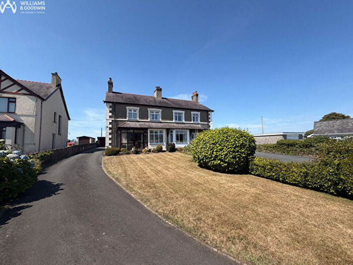 3 Bedroom Semi-Detached House For Sale In Maen Coch, Llanwnda, Gwynedd, LL54