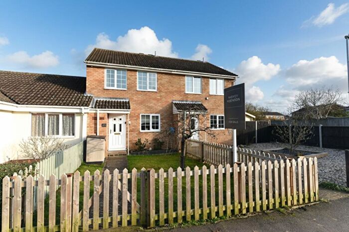 3 Bedroom Terraced House For Sale In Lavender Way, St. Ives, PE27