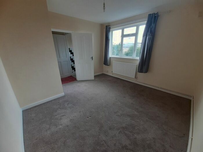 2 Bedroom Flat To Rent In Nye Beaven Estates, Pedro Street, Hackney, Clapton, Homerton, E5