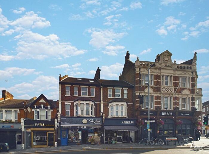 2 Bedroom Flat To Rent In Chingford Road, Walthamstow, London, E17