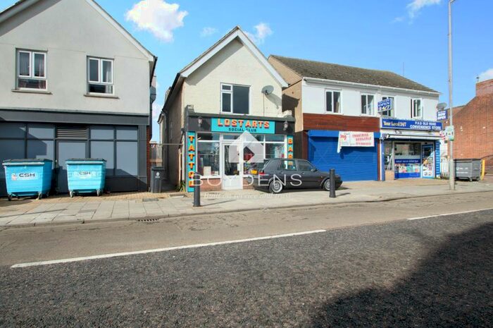 2 Bedroom Flat To Rent In Old Road, Clacton On Sea, CO15