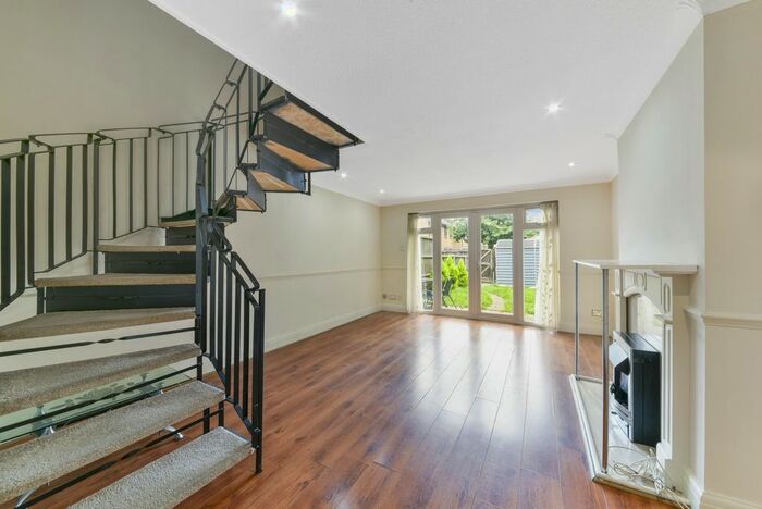 2 Bedroom Terraced House To Rent In York Close, Beckton, London, E6